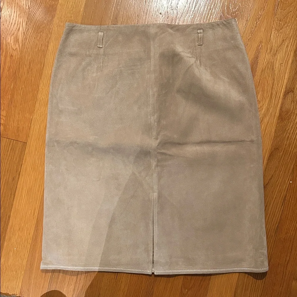 LOFT Classic Tan Pencil Skirt - Picture 2 of 3